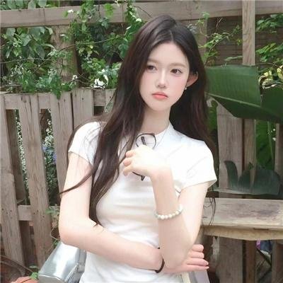 背后的她，眼前的我